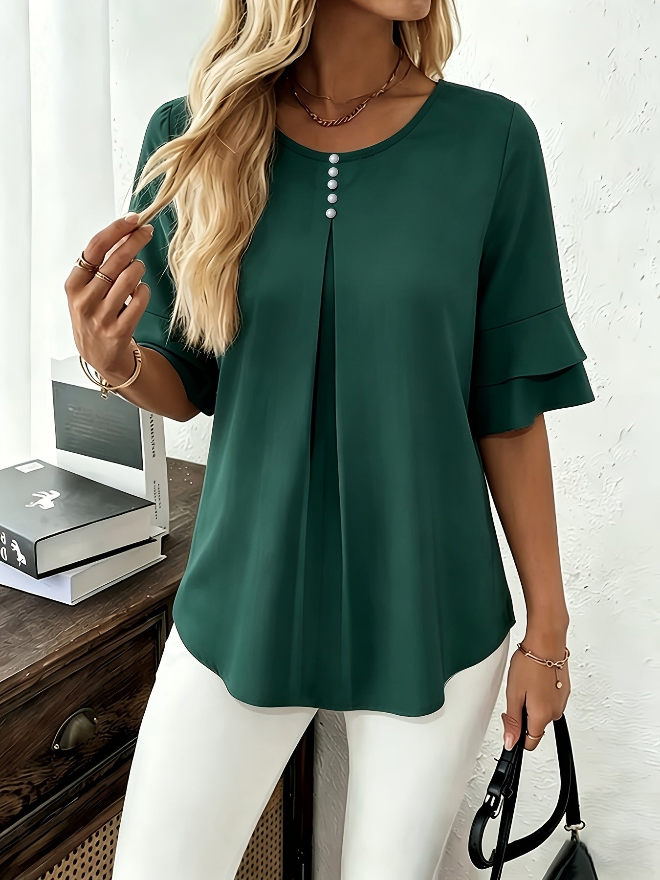 Vera - Elegant Blouse