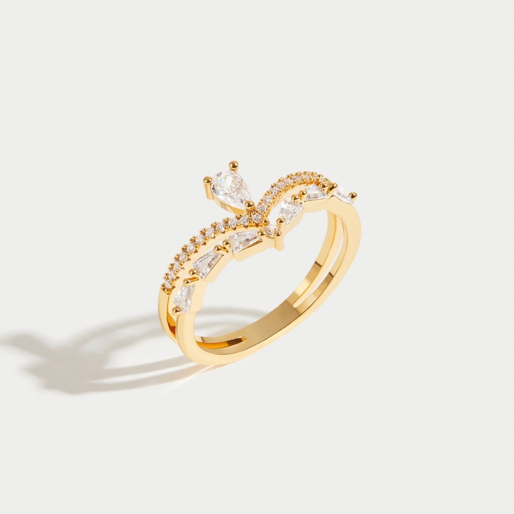 Valeria - Elegant Crystal Ring