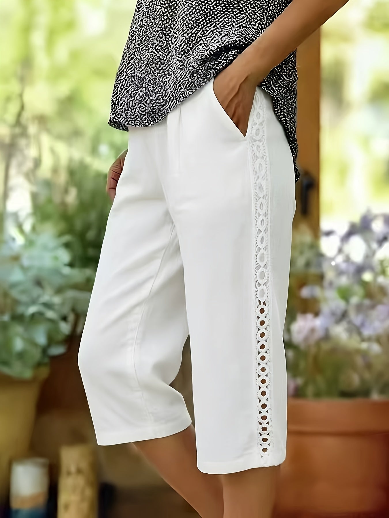 Agnes - Loose-Fitted Capri Pants