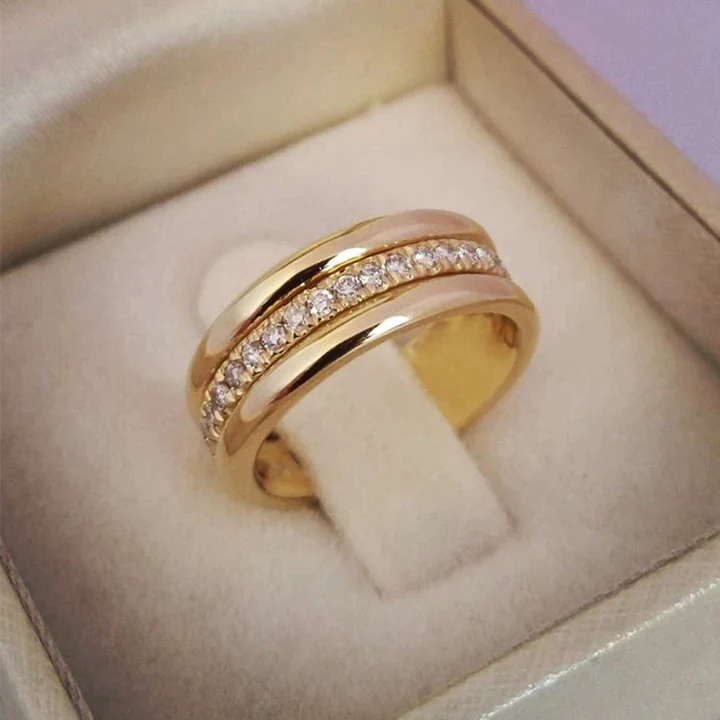 Juana - Vintage Ring with Zircon Setting