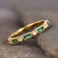 Fabiana - Gold ring with green zirconia inlay