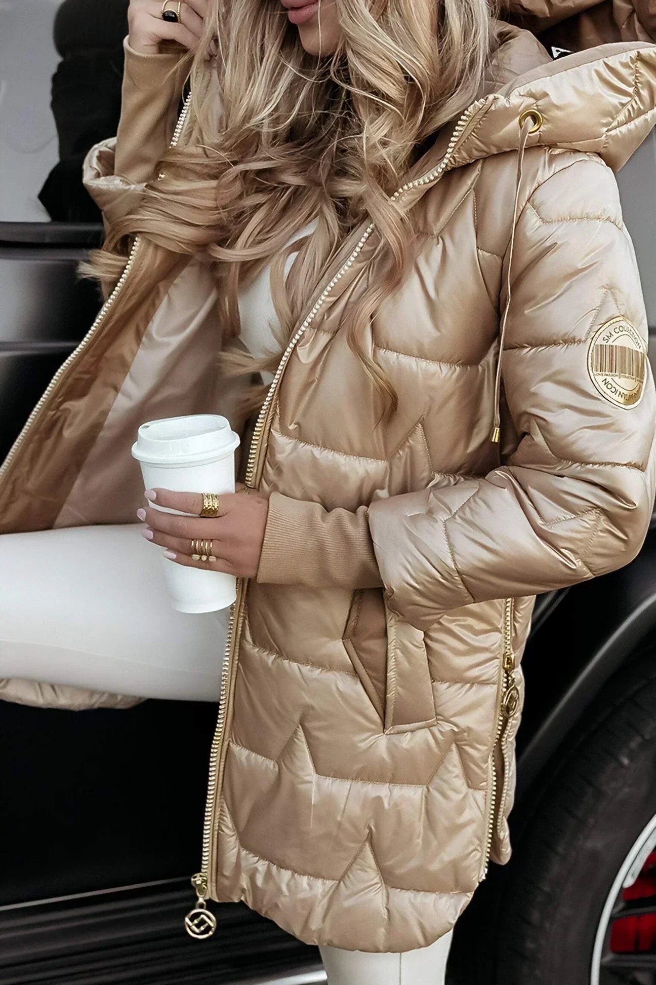Wilma – Elegant Winter Coat with Hood and Padding