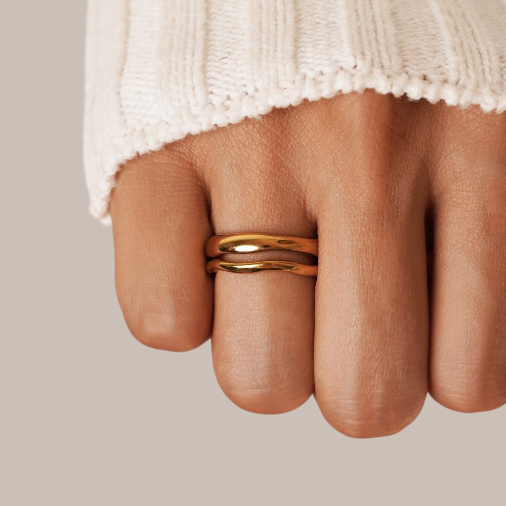 Waves Ring Set